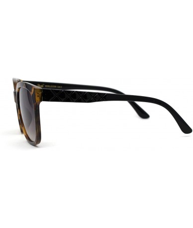 Rectangular Womens Boyfriend Style Rectangular Horn Rim Fashion Sunglasses - Brown Tortoise Smoke - CR192AKEKAL $18.63