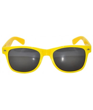 Wayfarer Ladies Yellow Frame Vintage Smoke Lens Sunglasses Retro 80's - C611QVO9593 $17.30